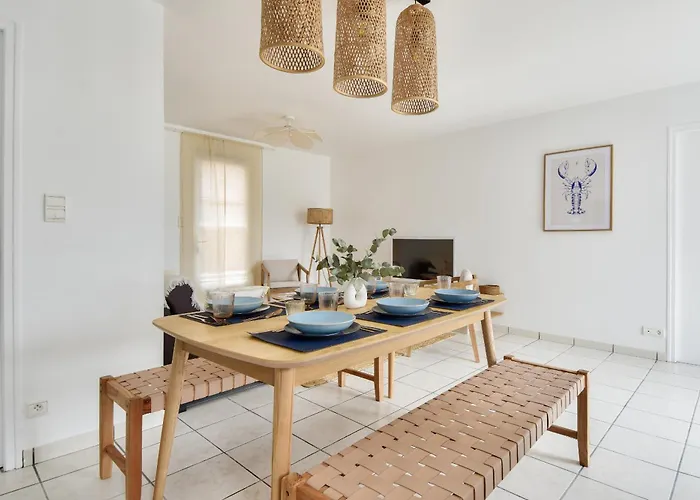 Holiday home Maison Pour 6 - Jardin - Centre De Noirmoutier-en-l'Ile